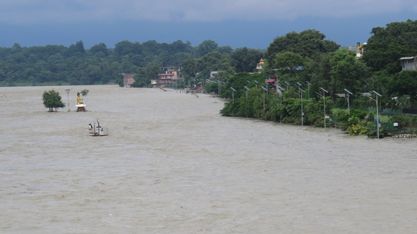 भारतीय तीर्थयात्रीको नारायणीमा डुबेर मृत्यु